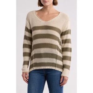 NWT- RDI V-neck Elbow Patch Tunic Sweater In White Beach/olive, size Small